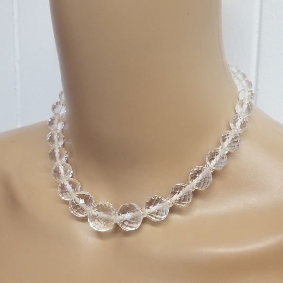 VINTAGE GRADUATED FACETED QUARTZ CRYSTAL ROCK NECKLACE WITH 14K WHITE GOLD CLASP - Picture 2 of 6